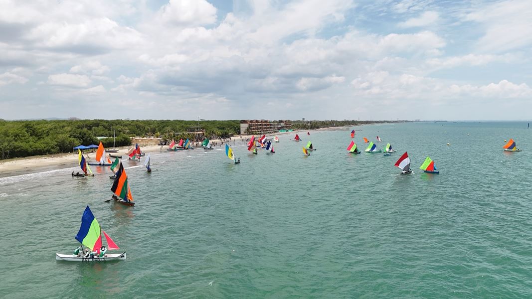 Regatas de Veleros Artesanales, un evento multicolor que se toma Tolú
