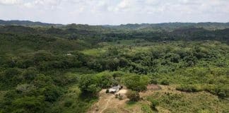 Treinta y cinco familias campesinas, víctimas de la violencia, reciben un predio en Ovejas
